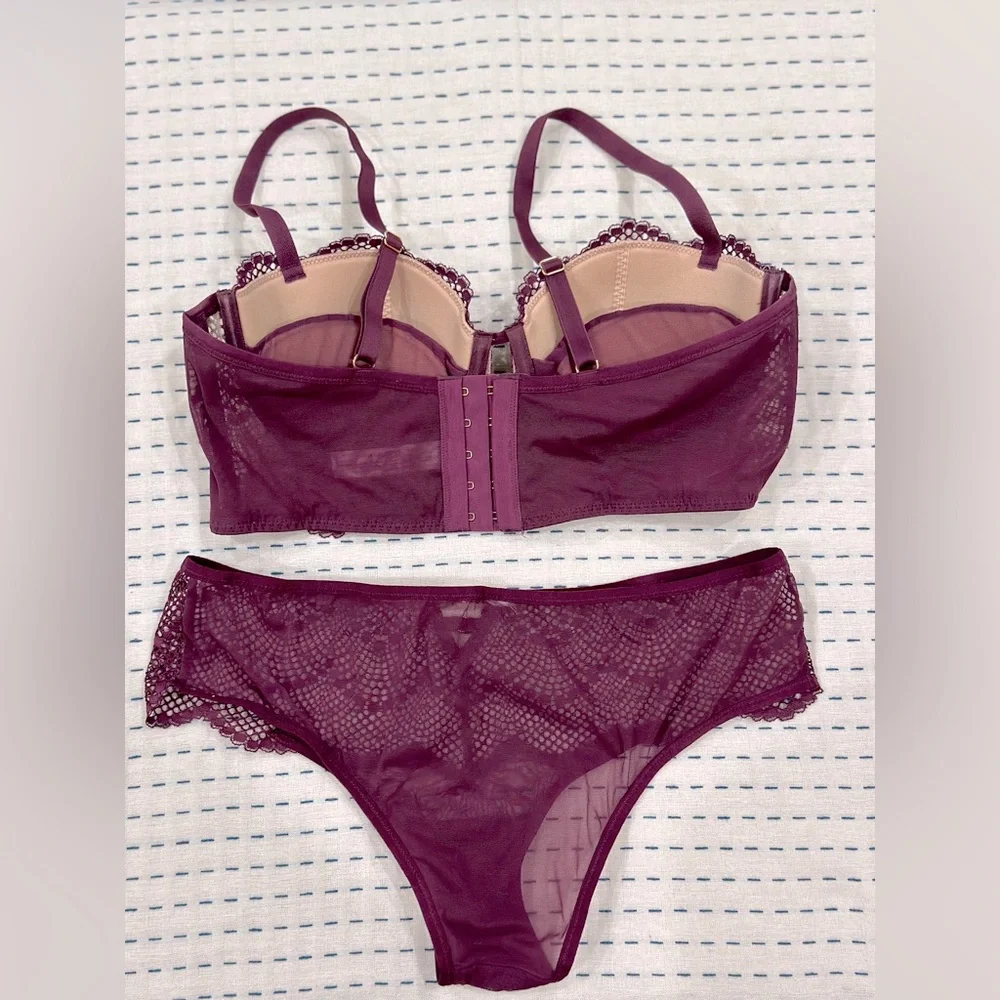 NWOT - Deep rose lace bra and panty set - Sz. L /36C